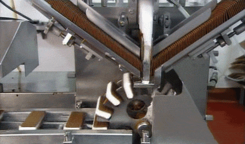 EVEN MORE oddly satisfying gifs!. .. "satisfying"