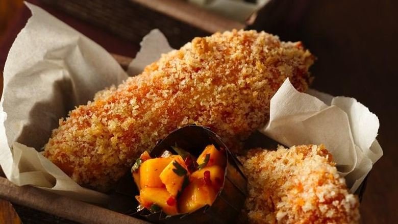 13 Delicious Chicken Tenders. Honey Sriracha Chicken Tenders Honey adds sweet while Sriracha brings heat in these best-of-both-worlds strips. For the dip: Go fo