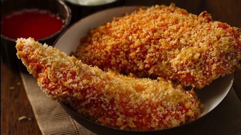 13 Delicious Chicken Tenders. Honey Sriracha Chicken Tenders Honey adds sweet while Sriracha brings heat in these best-of-both-worlds strips. For the dip: Go fo