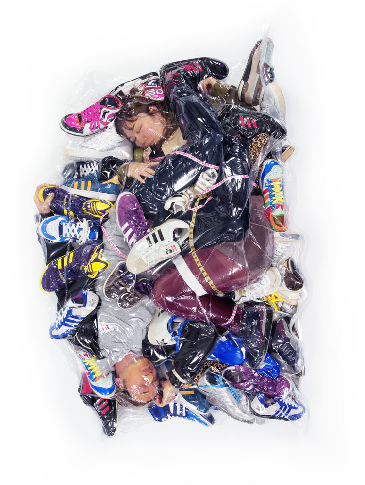 Artist Who Puts Couples in Vacuum Packs. HARUHIKO KAWAGUCHI www.vice.com/en_se/read/haruhiko-kawaguchi-vacuum-seals-couples-in-plastic-bags-for-art?utm_source=v