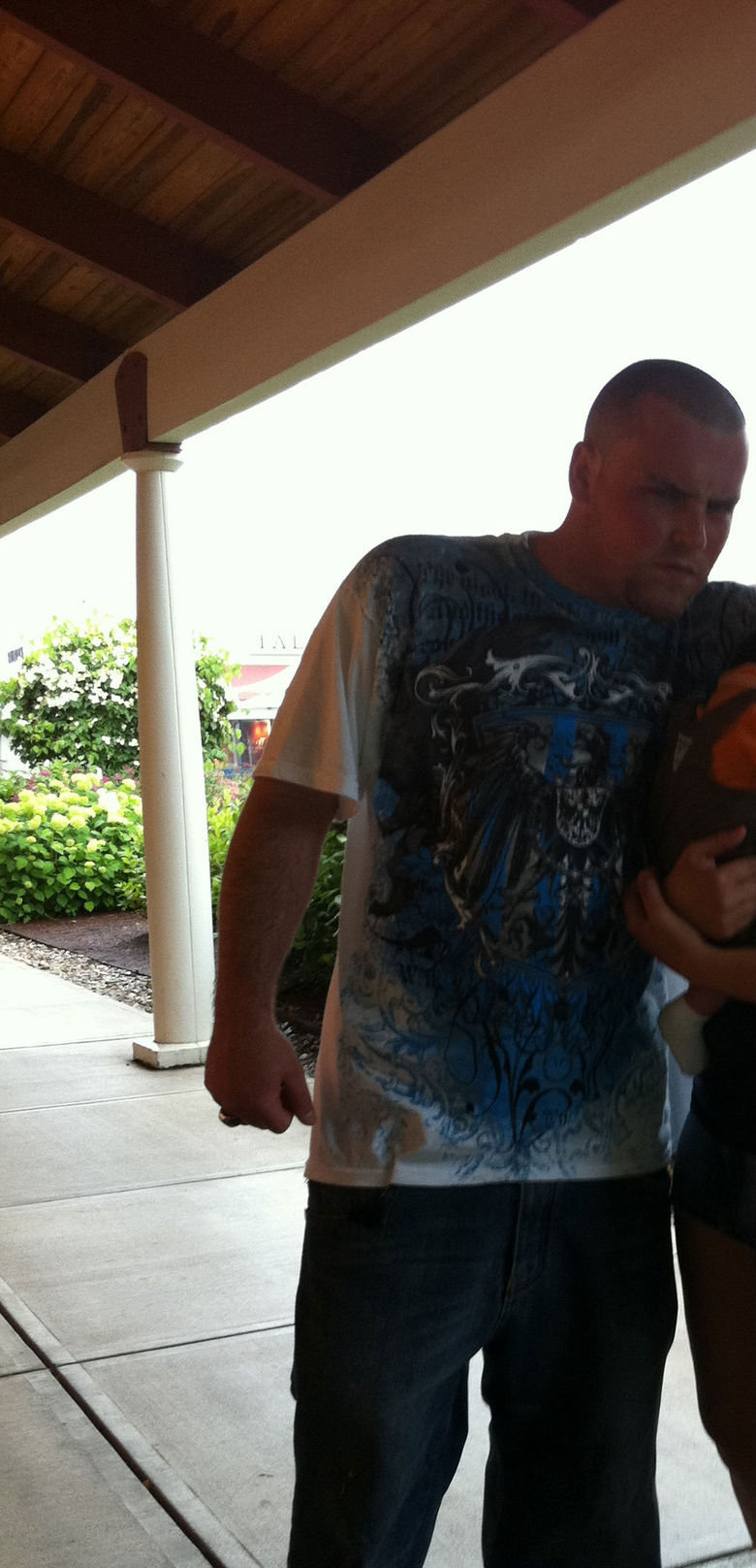 I saw scumbag steve IRL I saw scumbag steve IRL. This is scumbag steve!!! I ran into him and his baby and his babys mother at the wrentham outlets. He scared the out of me. He caught m